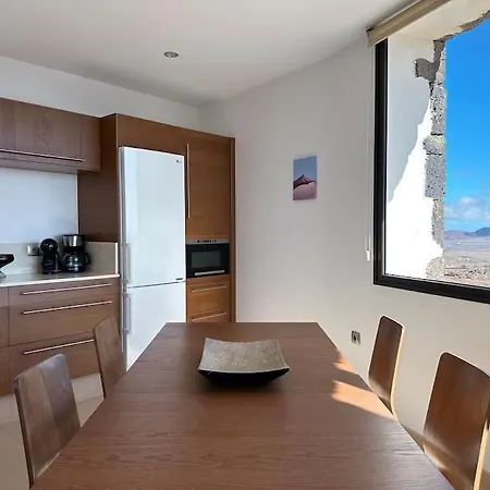 Villa With Views And Villaverde *